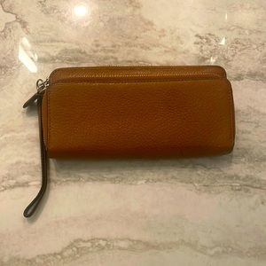 sold. COACH wristlet rare and retired !!